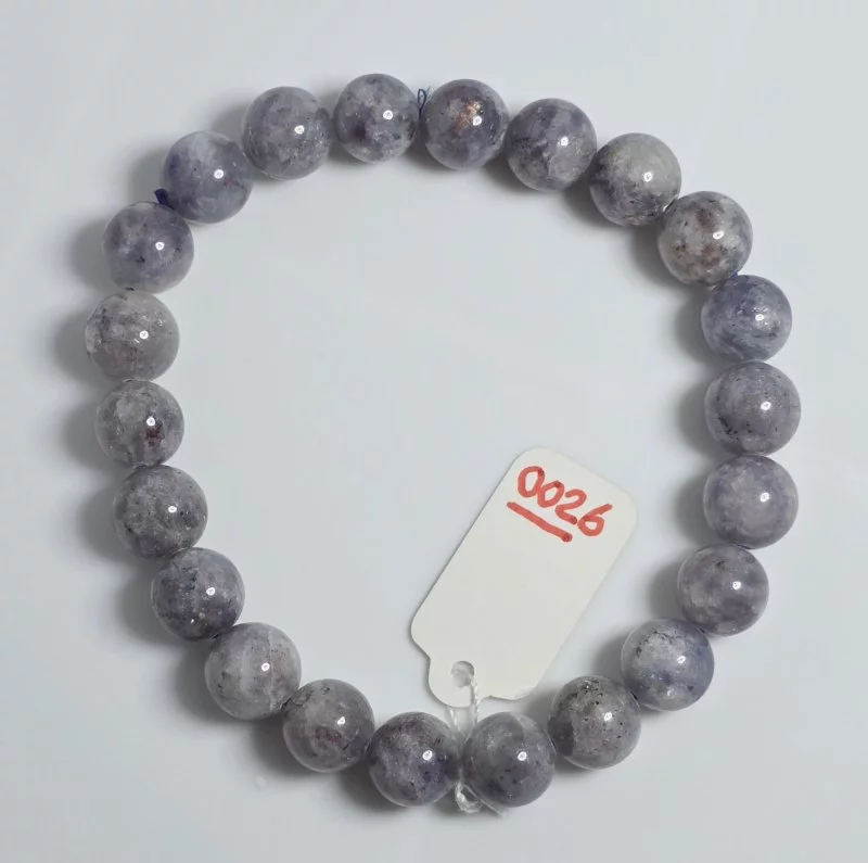 Iolite (ไอโอไลต์)