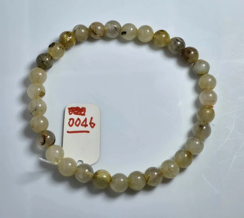 Golden Rutilated Quartz (ไหมเศรษฐี)