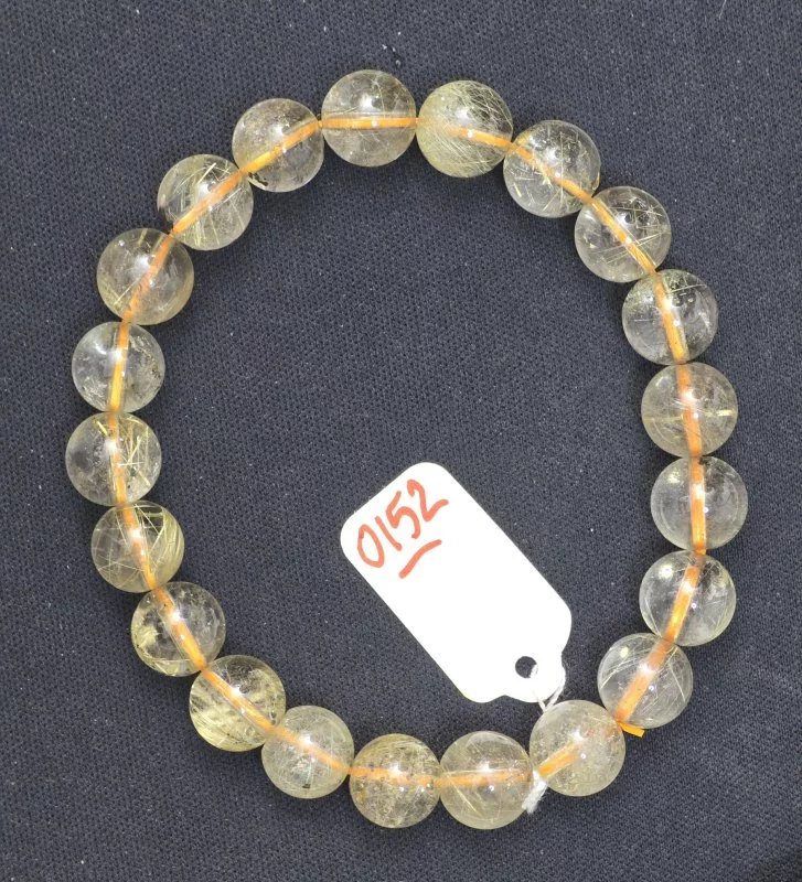 Golden Rutilated Quartz (ไหมเศรษฐี)
