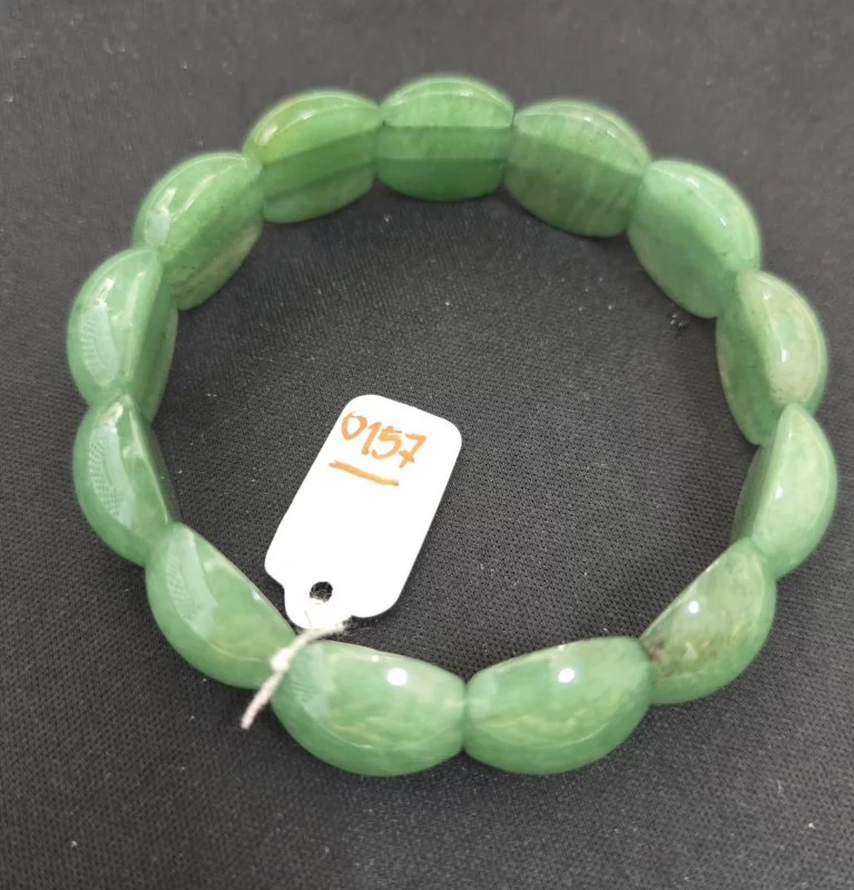 Aventurine (อะเวนเจอรีน)