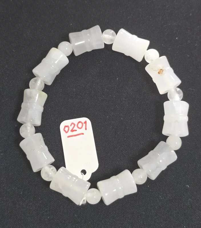 White Jade (หยกขาว)