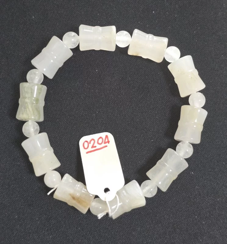 White Jade (หยกขาว)