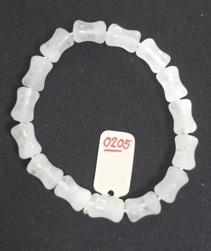 White Jade (หยกขาว)