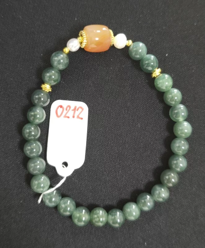 Green Jade (หยกเขียว)