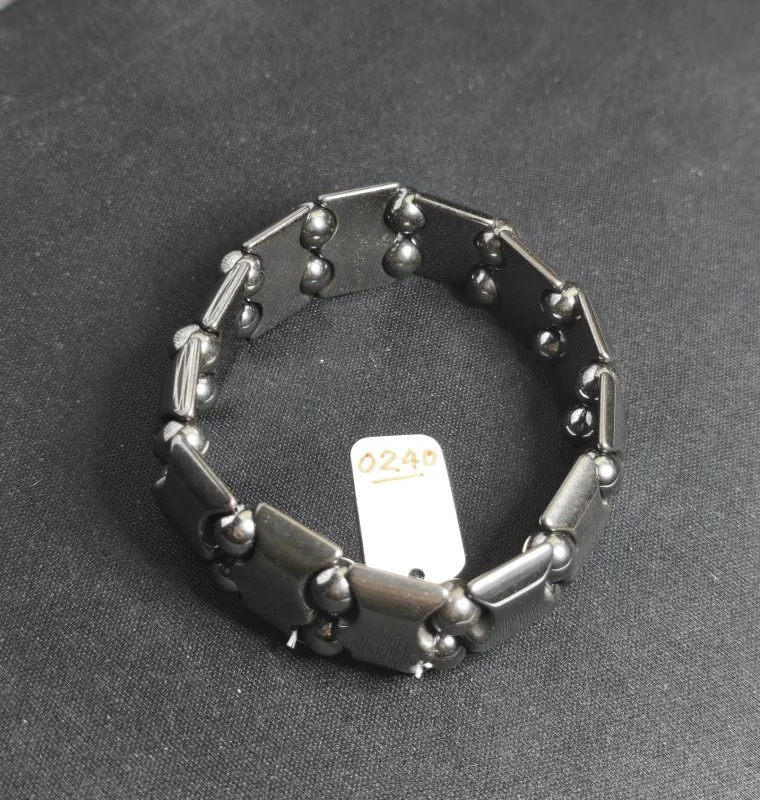 Hematite (เฮมาไทต์)