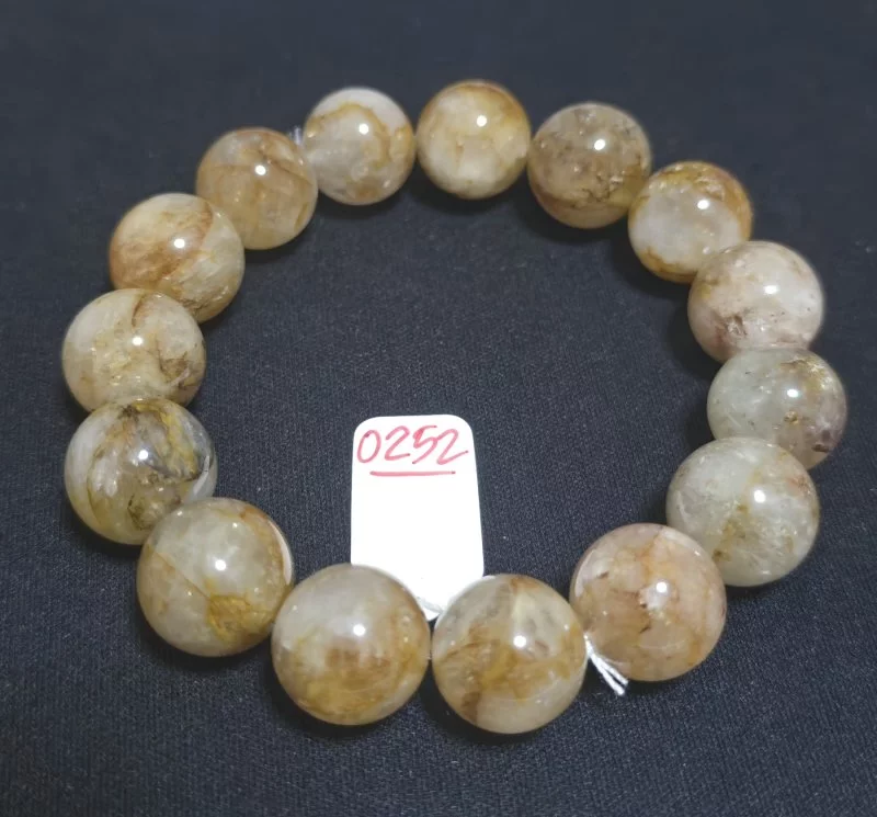 Hematoid Quartz (เฮมาทอยด์ ควอตซ์)