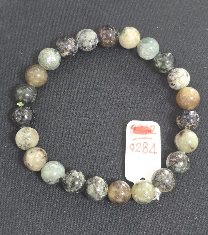 Lepidolite (เลพิดอไลต์)