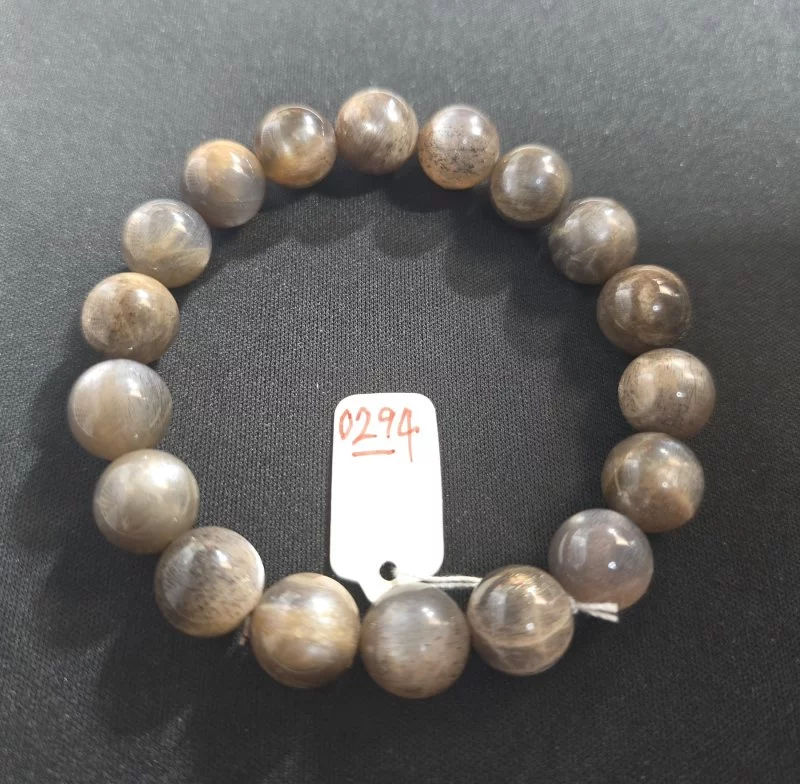 Skeleton Quartz (สเกเลตัน ควอตซ์)