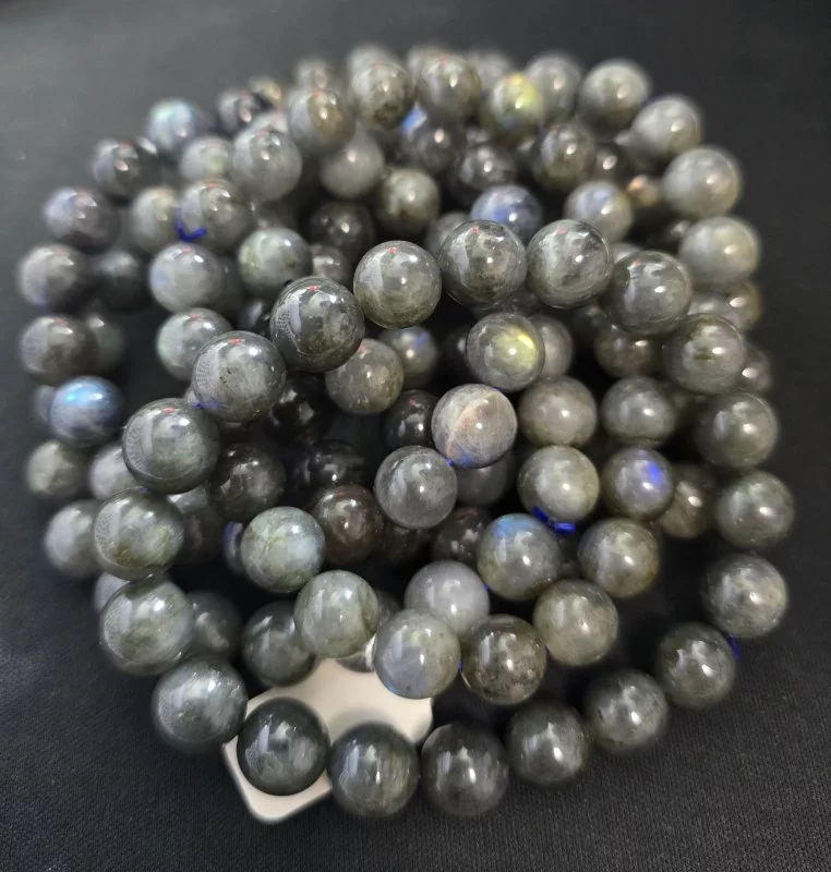 Black Labradorite (แบล็ก ลาบราโดไลต์)