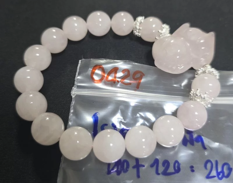 Rose Quartz (โรส ควอตซ์)