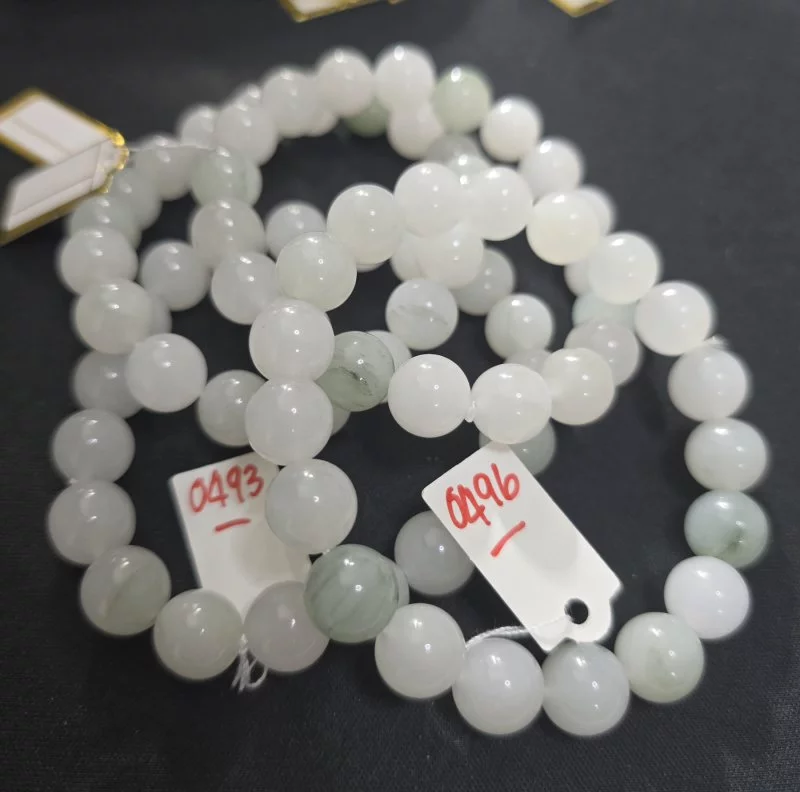 White Jade (หยกขาว)