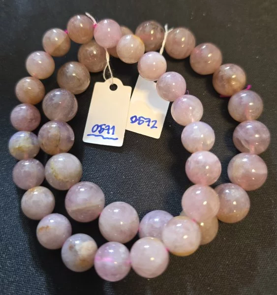 Madagascar Rose Quartz (มาดากัสการ์ โรส ควอตซ์)