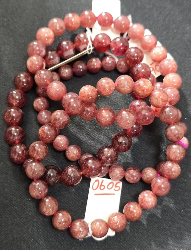Strawberry Quartz (สตรอเบอร์รี่ ควอตซ์)