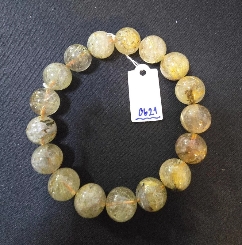 Golden Rutilated Quartz (ไหมเศรษฐี)