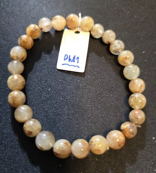 Rutilated Quartz with Phantom (ไหมติดโป่ง)