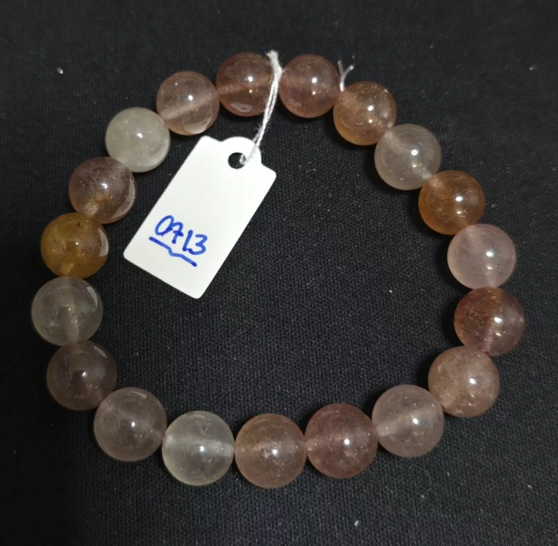 Strawberry Quartz (สตรอเบอร์รี่ ควอตซ์)