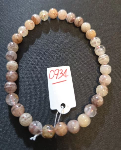Phan Chan Quartz (แก้วโป่งข่ามพันชั้น)