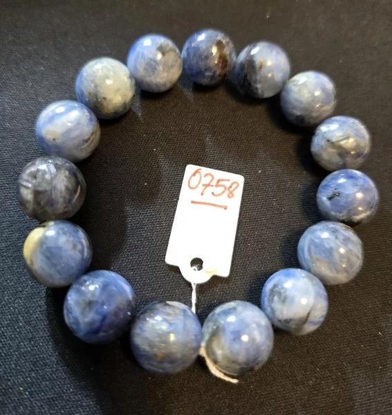Blue Kyanite (บลู ไคยาไนต์)