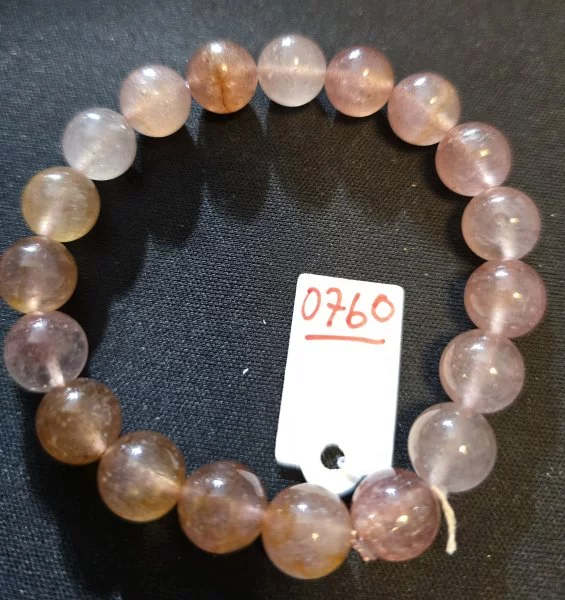 Strawberry Quartz (สตรอเบอร์รี่ ควอตซ์)