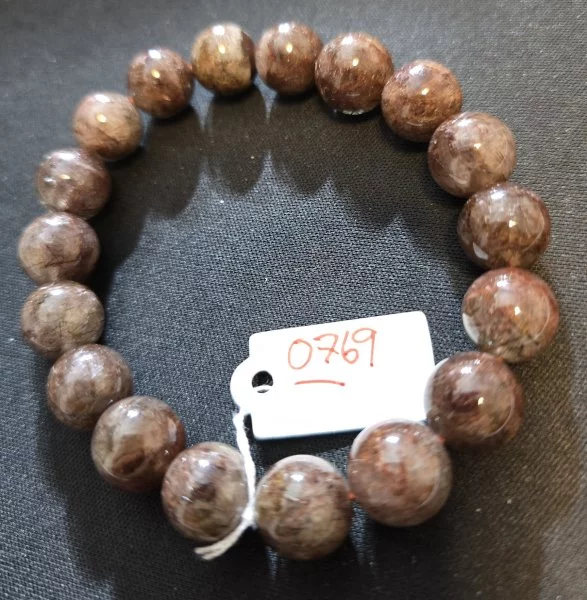 Red Rutilated Quartz (ไหมแดง)