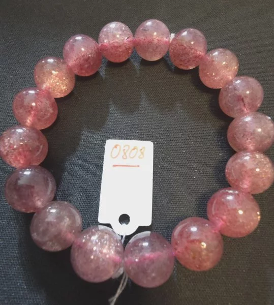 Pink Strawberry Quartz (พิงค์ สตรอว์เบอร์รี ควอตซ์)