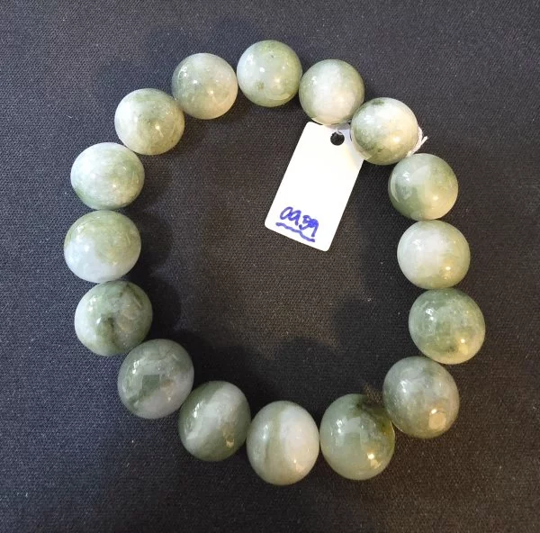 Jade (หยก)