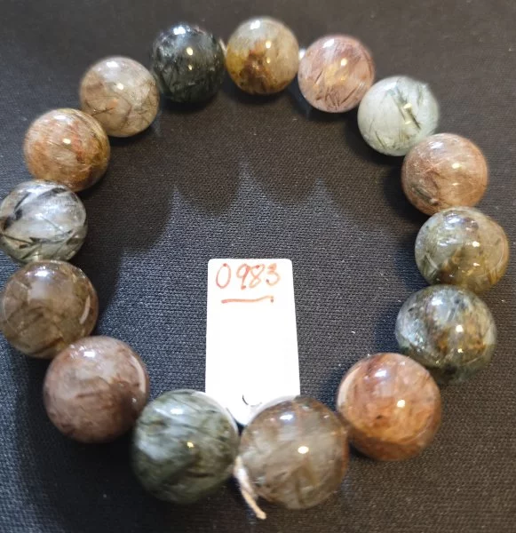 Multi-Rutilated Quartz (มัลติ-รูทิเลต ควอตซ์)