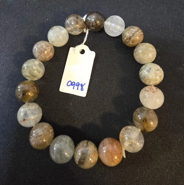 Phantom Quartz (ควอตซ์เงา)