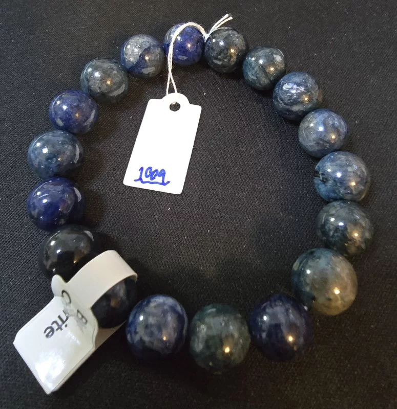 Blue Charoite (บลู ชารอยต์)