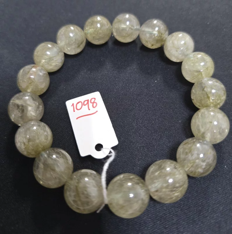 Green Rutilated Quartz (ไหมเขียว)