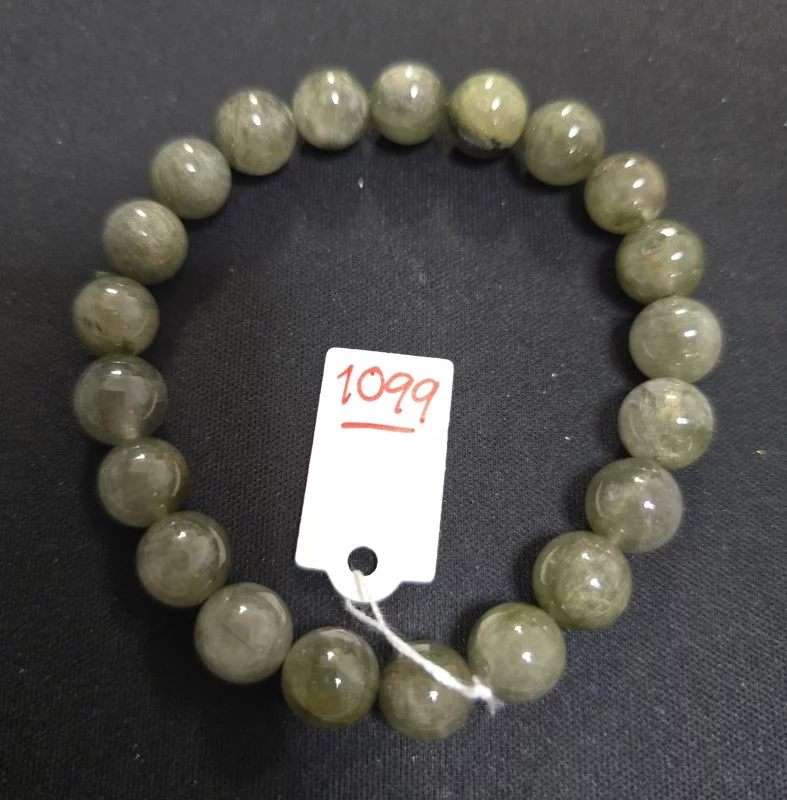 Green Rabbit Hair Quartz (ไหมเขียวขนกระต่าย)