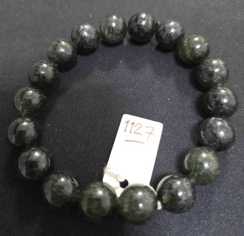 Green Rutilated Quartz (ไหมเขียว)