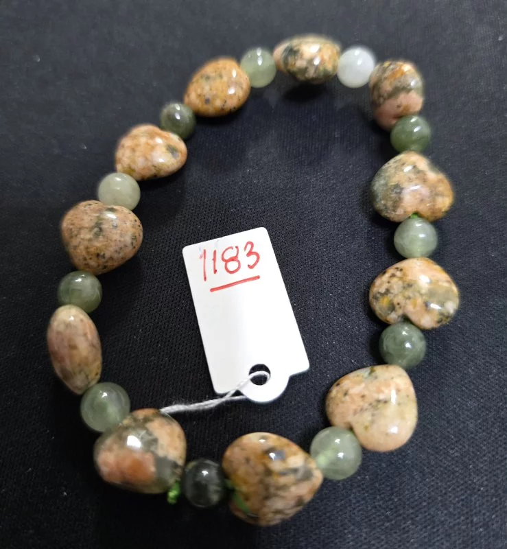 Green Rutilated Quartz (ไหมเขียว)