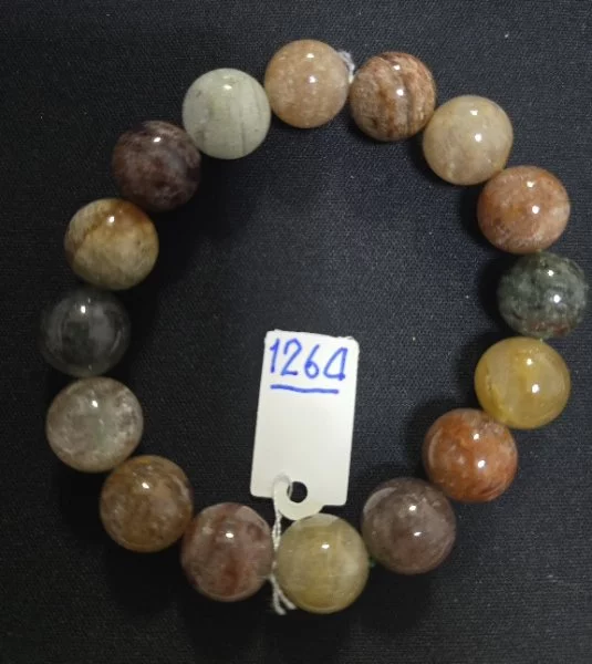 Phantom Quartz (ควอตซ์เงา)