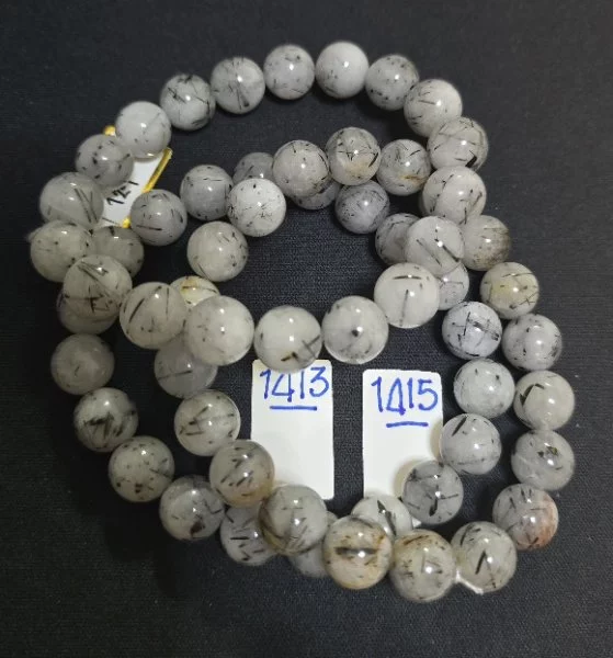 Milky Quartz with Black Tourmaline Rutilated (แก้วขนเหล็กน้ำนม)