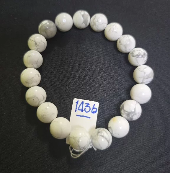 Howlite (ฮาวไลต์)