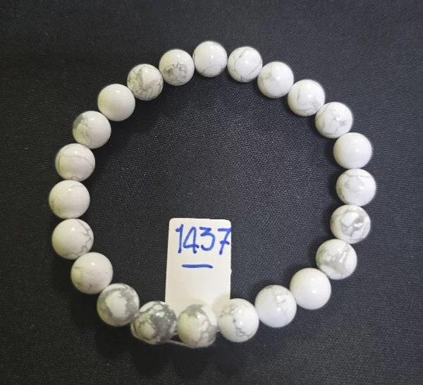 Howlite (ฮาวไลต์)