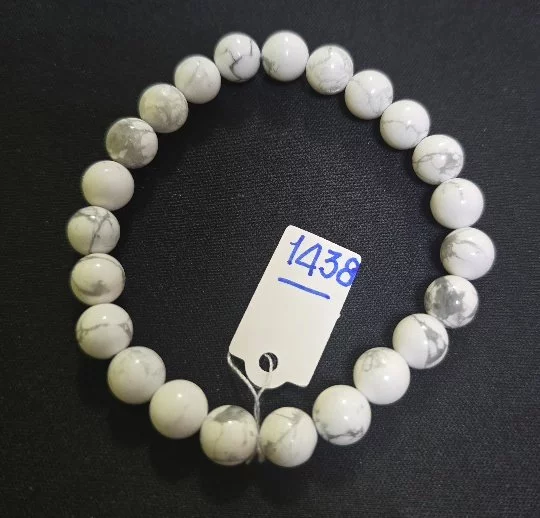 Howlite (ฮาวไลต์)