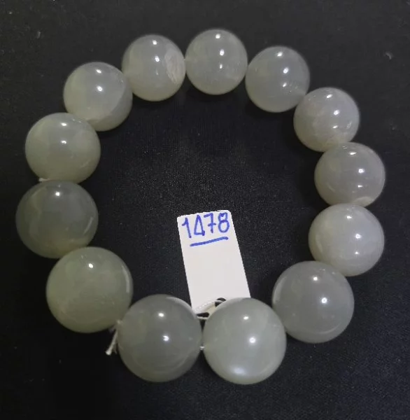 Green Moonstone (กรีน มูนสโตน)