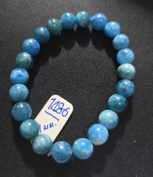 Apatite (อพาไทต์)