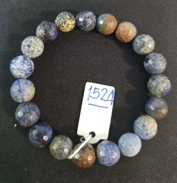 Dumortierite (ดูมอเทียไรต์)