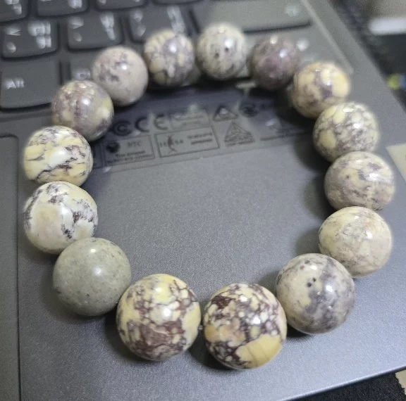 Lucky Jade (ลัคกี้ เจด)