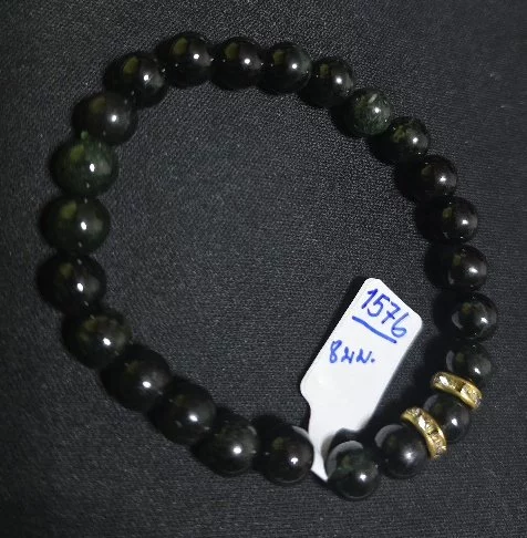 Black Jadeite (หยกดำส่องเขียว)