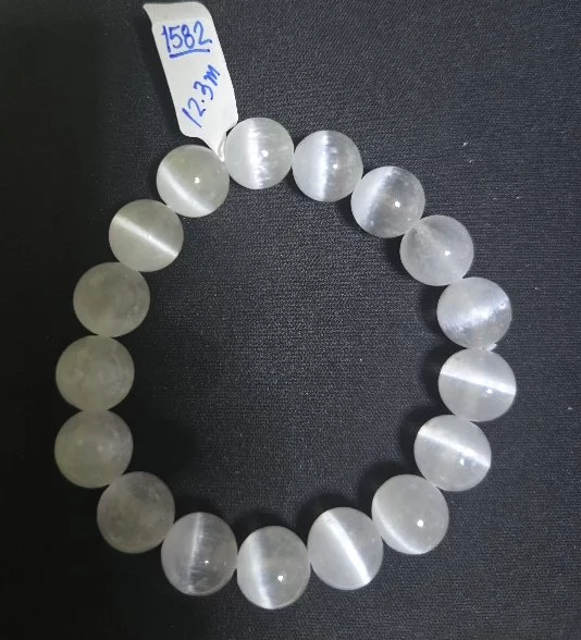 Selenite (เซเลไนต์)