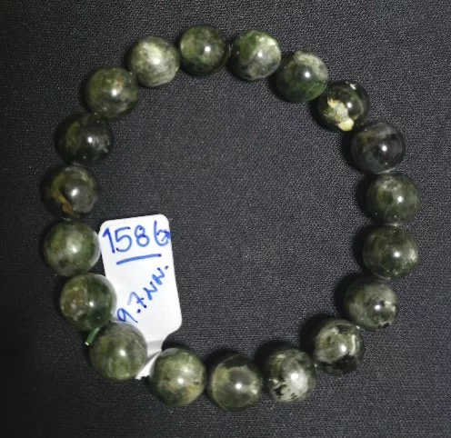 Chrome Diopside (โครม ไดออบไซด์)