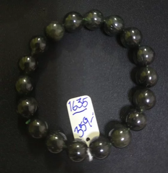 Green Rutilated Quartz (ไหมเขียว)