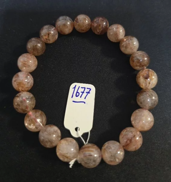 Golden Rutilated Quartz (ไหมเศรษฐี)