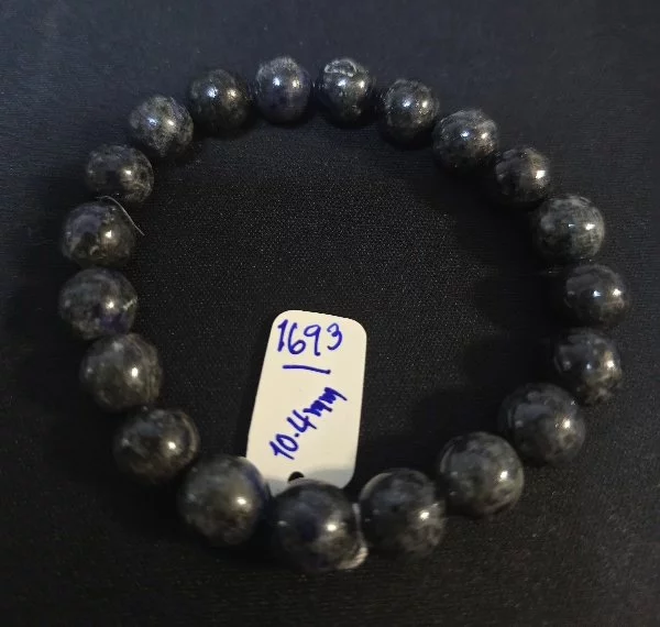 Black Sodalite (แบล็ก โซดาไลต์ )