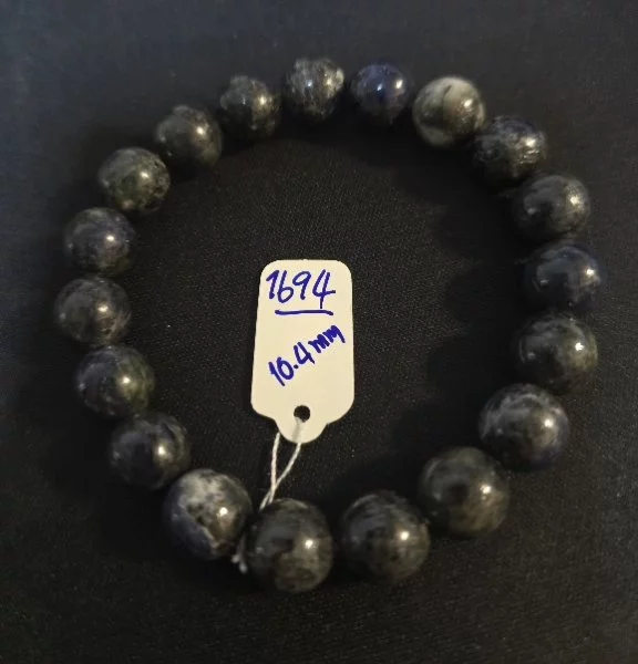 Black Sodalite (แบล็ก โซดาไลต์ )