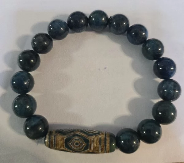 Apatite (อพาไทต์)
